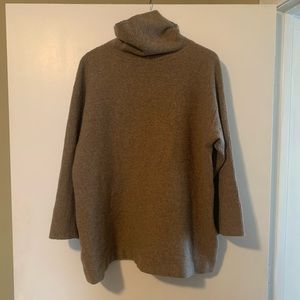 Elizabeth Suzann Margaret Turtleneck in Stone M/L